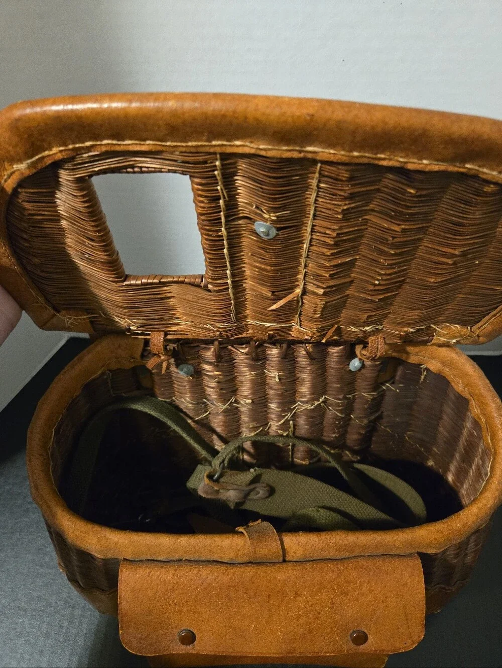 Vintage Fishing Creel Basket Wicker Leather W/Strap Twistons Line Sinkers Cabin